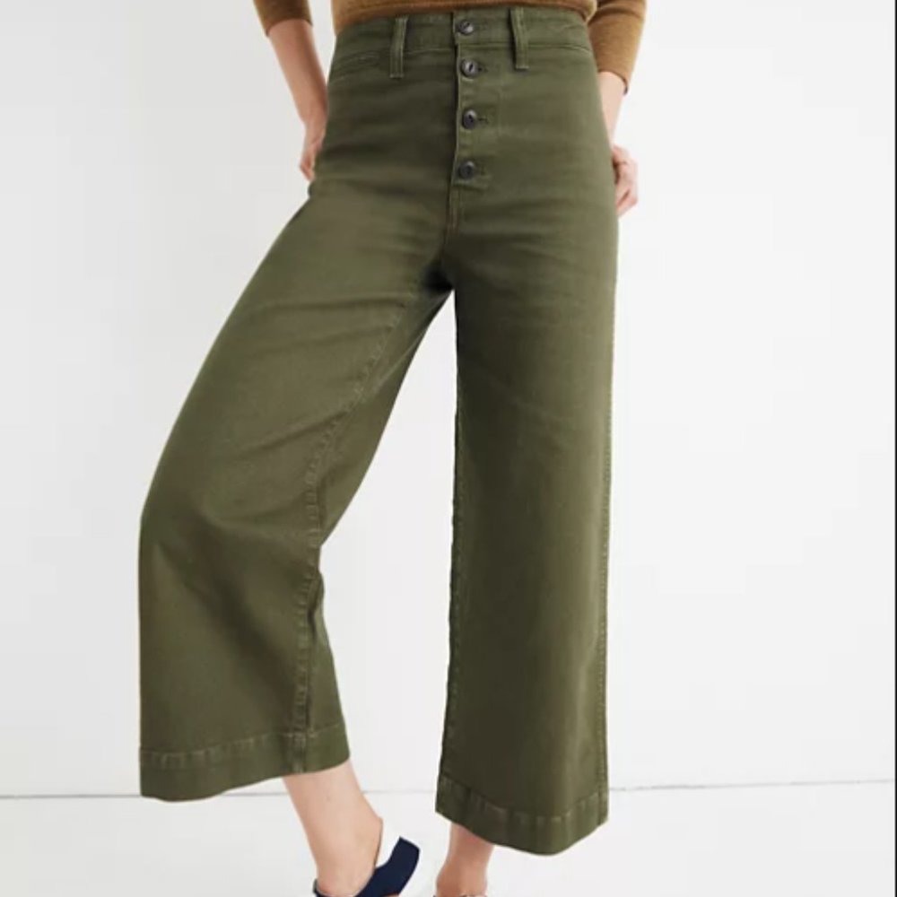 Emmett Wide-Leg Crop Pants: Button-Front Edition (Green)